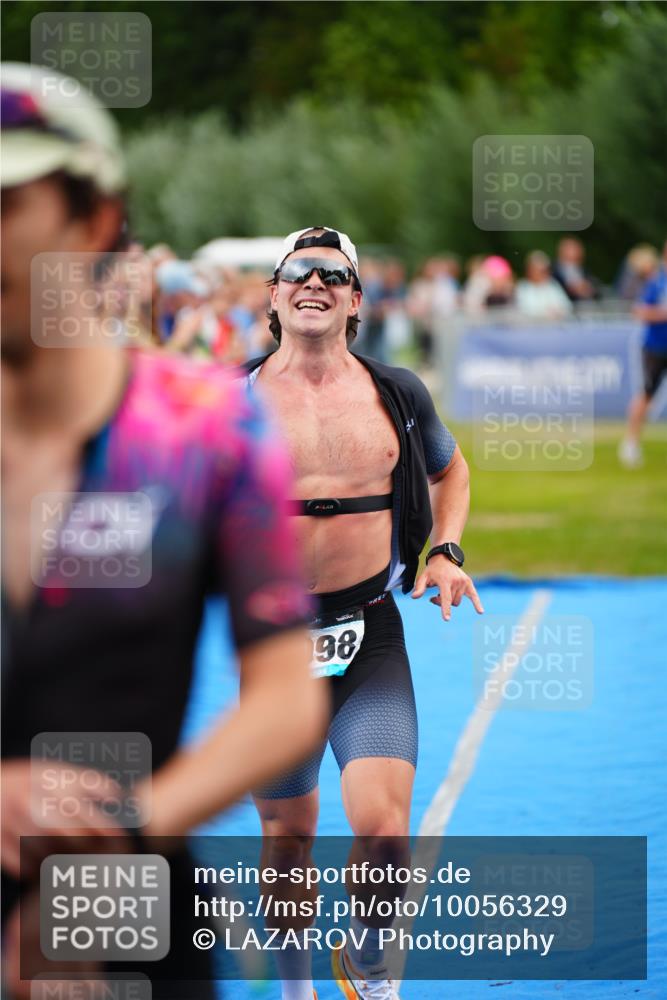 30.08.2026 - Elbe Triathlon Hamburg LAZAROV Photography http://msf.ph/oto/10056329 30.08.2026 11:09:08 Ziel 633, 1098 meine-sportfotos.de