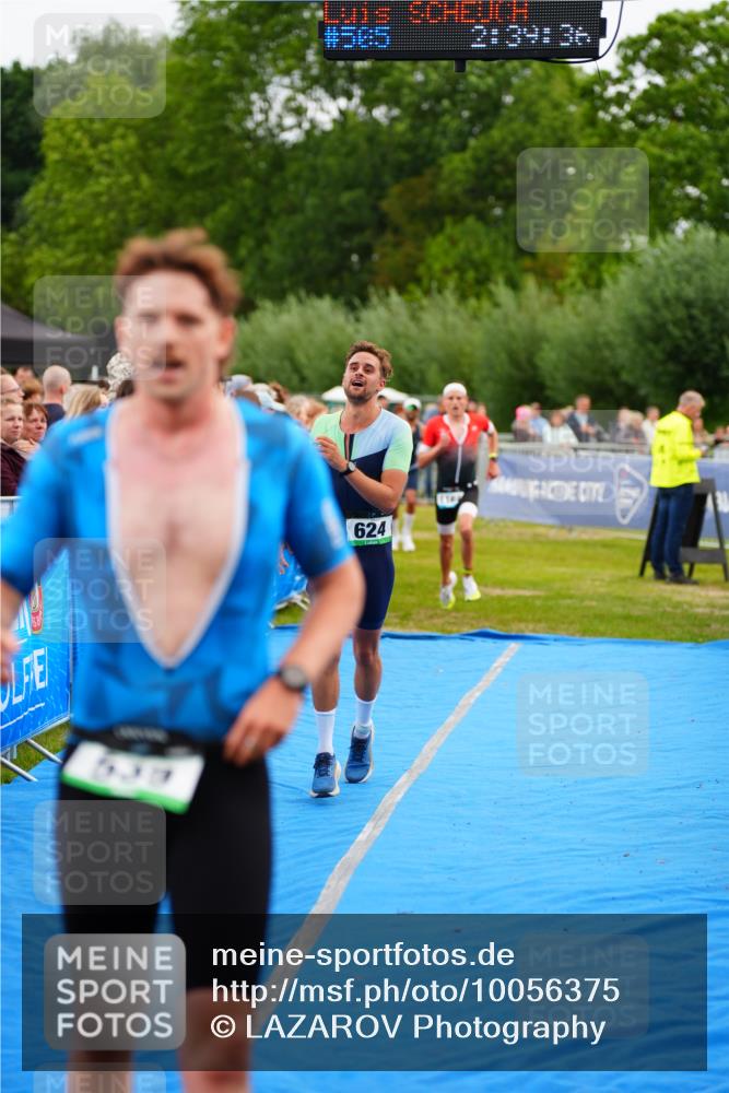 30.08.2026 - Elbe Triathlon Hamburg LAZAROV Photography http://msf.ph/oto/10056375 30.08.2026 11:09:40 Ziel 539, 569, 624, 1164 meine-sportfotos.de