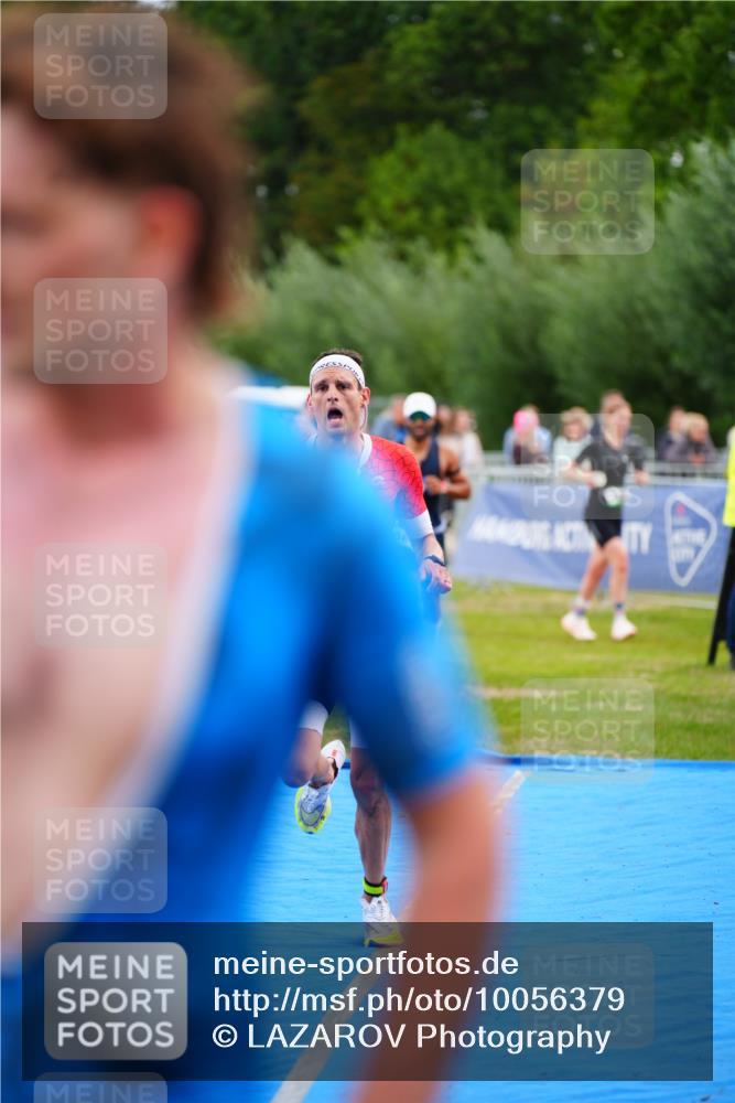 30.08.2026 - Elbe Triathlon Hamburg LAZAROV Photography http://msf.ph/oto/10056379 30.08.2026 11:09:42 Ziel 569, 624, 1164 meine-sportfotos.de