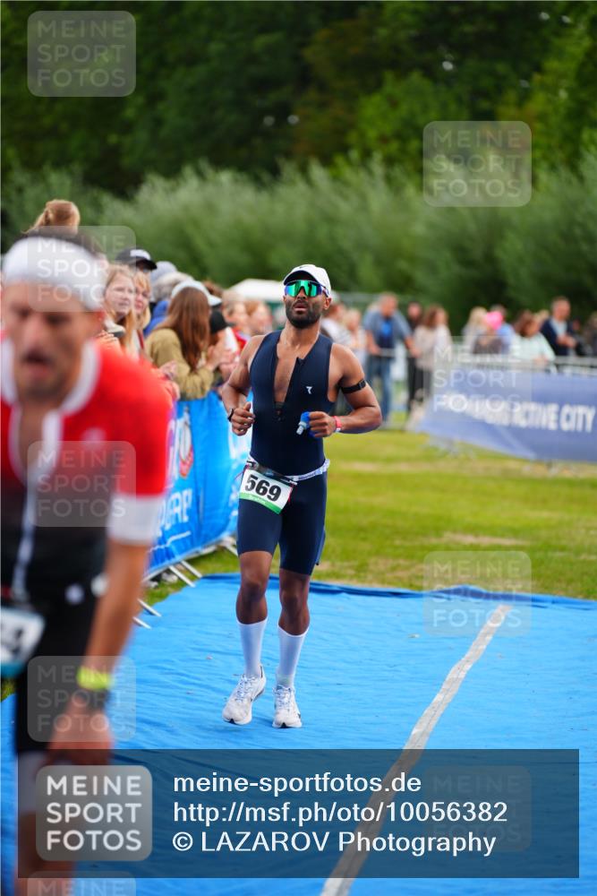 30.08.2026 - Elbe Triathlon Hamburg LAZAROV Photography http://msf.ph/oto/10056382 30.08.2026 11:09:45 Ziel 569, 1164 meine-sportfotos.de