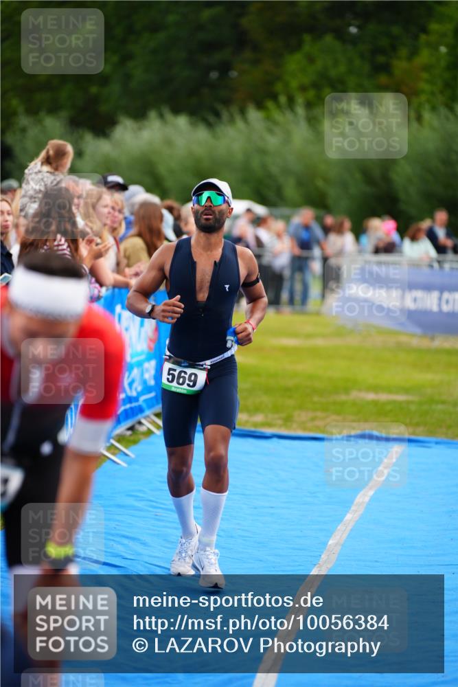 30.08.2026 - Elbe Triathlon Hamburg LAZAROV Photography http://msf.ph/oto/10056384 30.08.2026 11:09:45 Ziel 569, 1164 meine-sportfotos.de