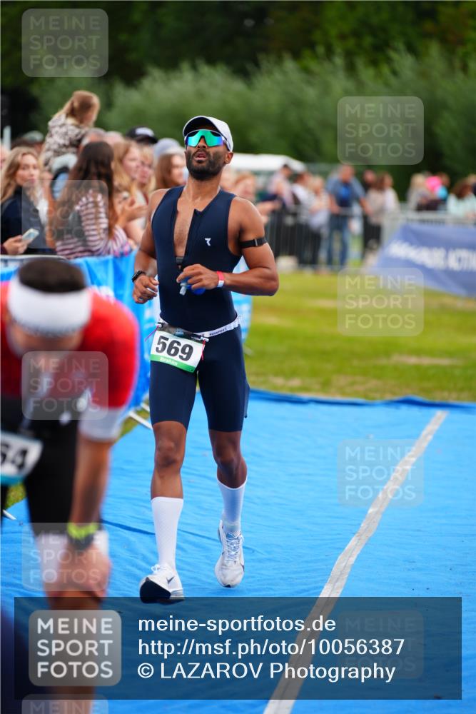30.08.2026 - Elbe Triathlon Hamburg LAZAROV Photography http://msf.ph/oto/10056387 30.08.2026 11:09:45 Ziel 569, 1164 meine-sportfotos.de