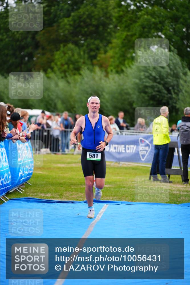 30.08.2026 - Elbe Triathlon Hamburg LAZAROV Photography http://msf.ph/oto/10056431 30.08.2026 11:10:09 Ziel 439, 581 meine-sportfotos.de