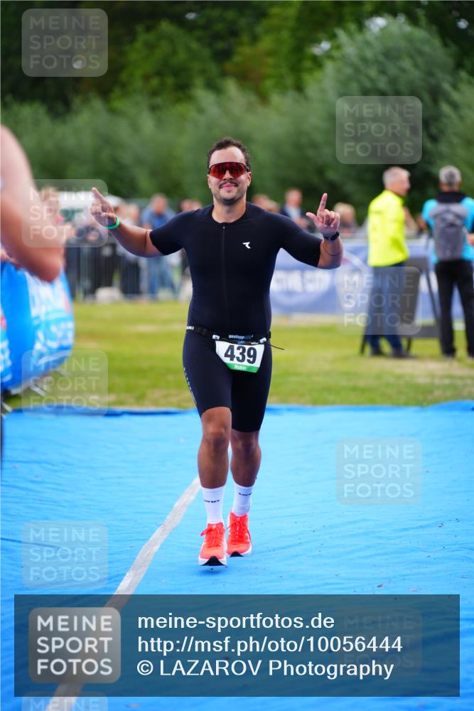 30.08.2026 - Elbe Triathlon Hamburg LAZAROV Photography http://msf.ph/oto/10056444 30.08.2026 11:10:13 Ziel 439, 581 meine-sportfotos.de