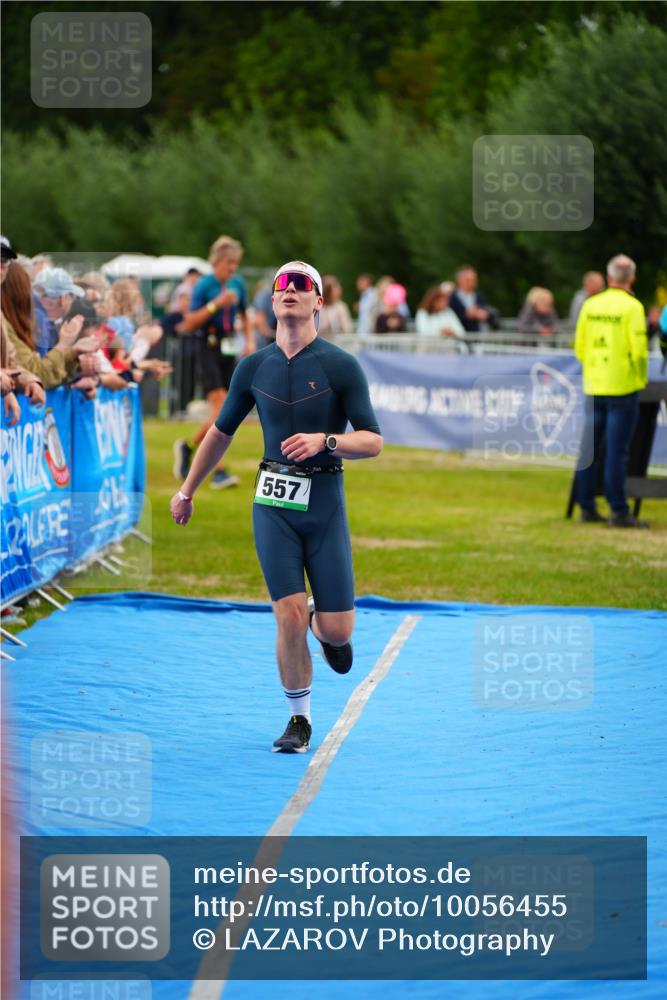 30.08.2026 - Elbe Triathlon Hamburg LAZAROV Photography http://msf.ph/oto/10056455 30.08.2026 11:10:24 Ziel 557 meine-sportfotos.de