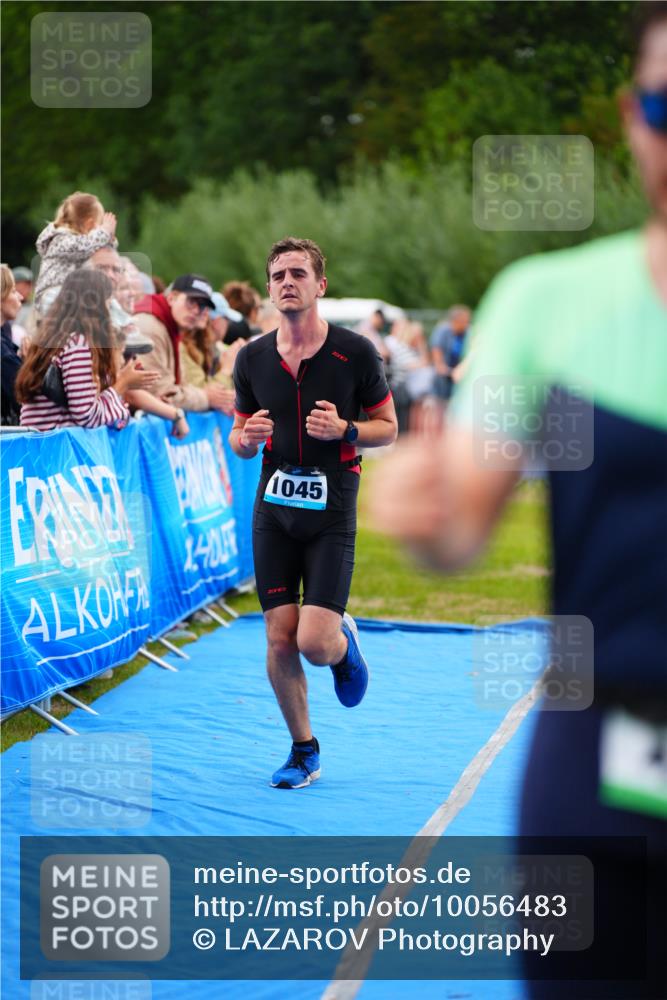 30.08.2026 - Elbe Triathlon Hamburg LAZAROV Photography http://msf.ph/oto/10056483 30.08.2026 11:10:43 Ziel 426, 513, 666, 678, 1045 meine-sportfotos.de