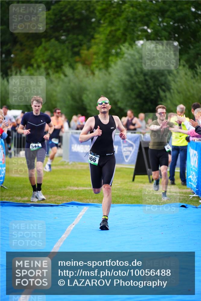 30.08.2026 - Elbe Triathlon Hamburg LAZAROV Photography http://msf.ph/oto/10056488 30.08.2026 11:10:50 Ziel 437, 541, 566, 666 meine-sportfotos.de
