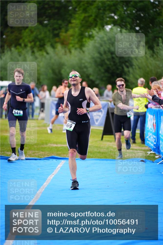 30.08.2026 - Elbe Triathlon Hamburg LAZAROV Photography http://msf.ph/oto/10056491 30.08.2026 11:10:51 Ziel 437, 541, 566, 666 meine-sportfotos.de