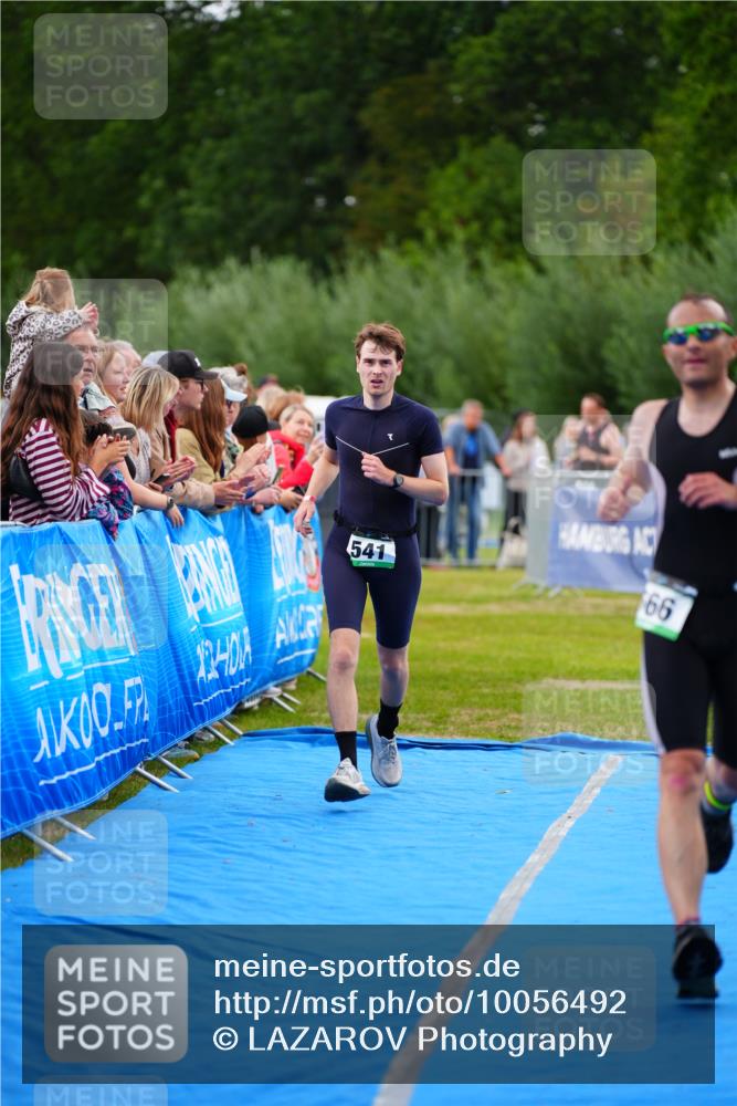 30.08.2026 - Elbe Triathlon Hamburg LAZAROV Photography http://msf.ph/oto/10056492 30.08.2026 11:10:52 Ziel 437, 541, 566, 666 meine-sportfotos.de