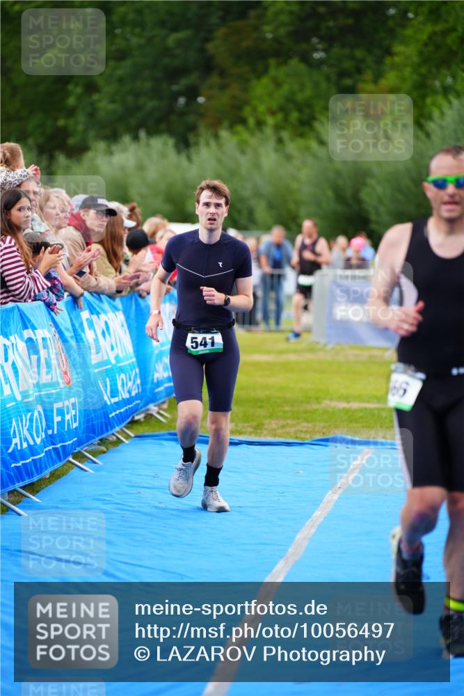 30.08.2026 - Elbe Triathlon Hamburg LAZAROV Photography http://msf.ph/oto/10056497 30.08.2026 11:10:52 Ziel 437, 541, 566, 666 meine-sportfotos.de