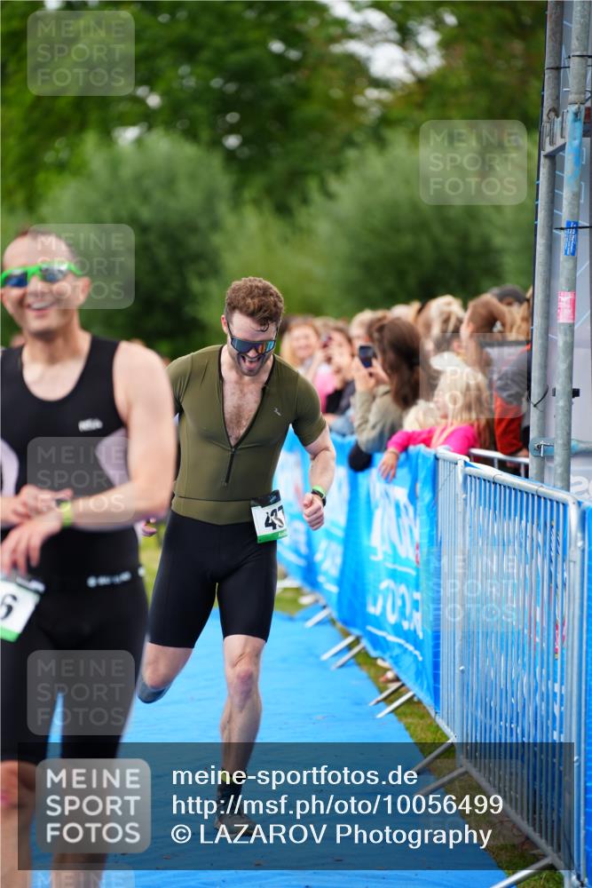 30.08.2026 - Elbe Triathlon Hamburg LAZAROV Photography http://msf.ph/oto/10056499 30.08.2026 11:10:53 Ziel 437, 541, 566, 666 meine-sportfotos.de