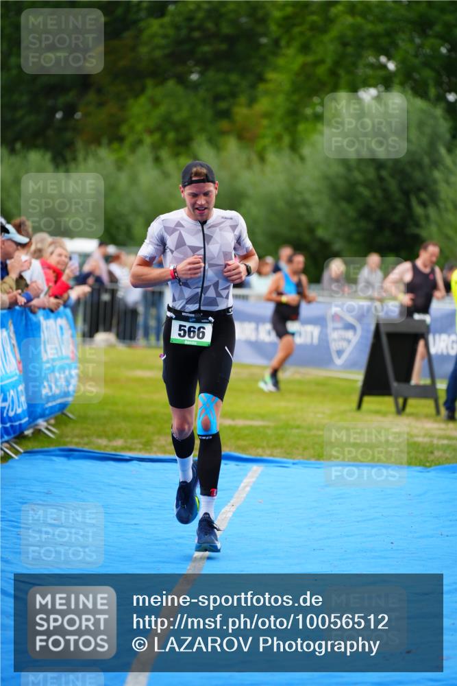 30.08.2026 - Elbe Triathlon Hamburg LAZAROV Photography http://msf.ph/oto/10056512 30.08.2026 11:10:57 Ziel 437, 541, 566 meine-sportfotos.de