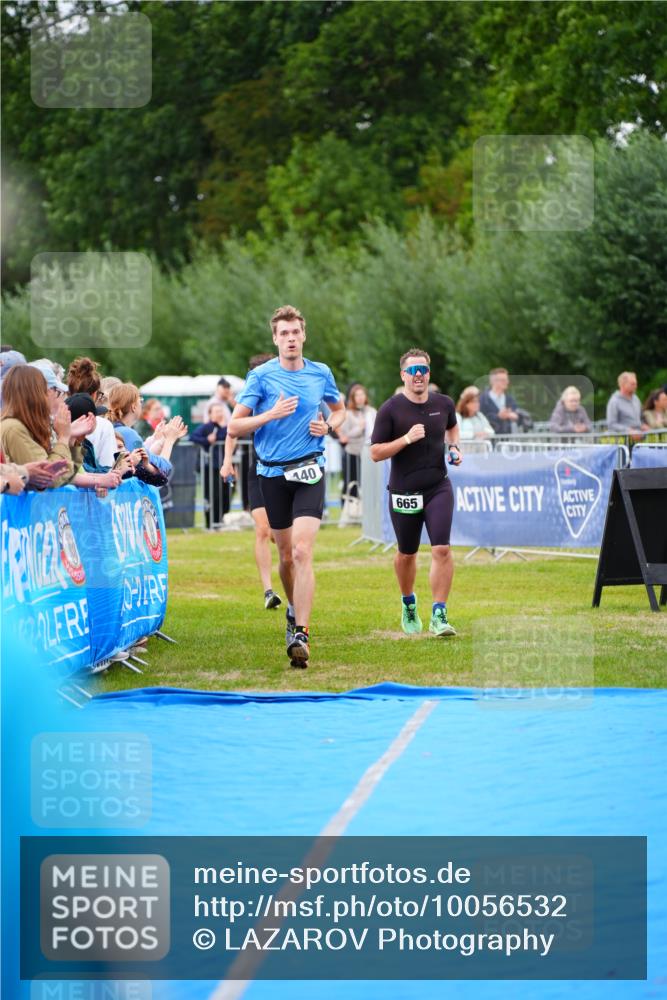 30.08.2026 - Elbe Triathlon Hamburg LAZAROV Photography http://msf.ph/oto/10056532 30.08.2026 11:11:15 Ziel 440, 665, 1010 meine-sportfotos.de