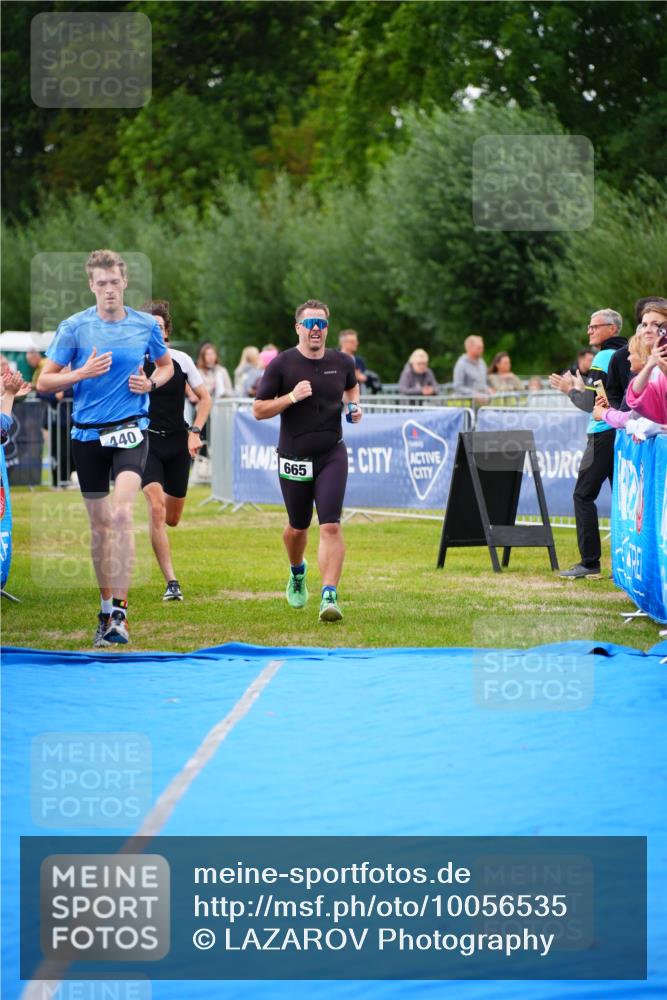30.08.2026 - Elbe Triathlon Hamburg LAZAROV Photography http://msf.ph/oto/10056535 30.08.2026 11:11:15 Ziel 440, 665, 1010 meine-sportfotos.de