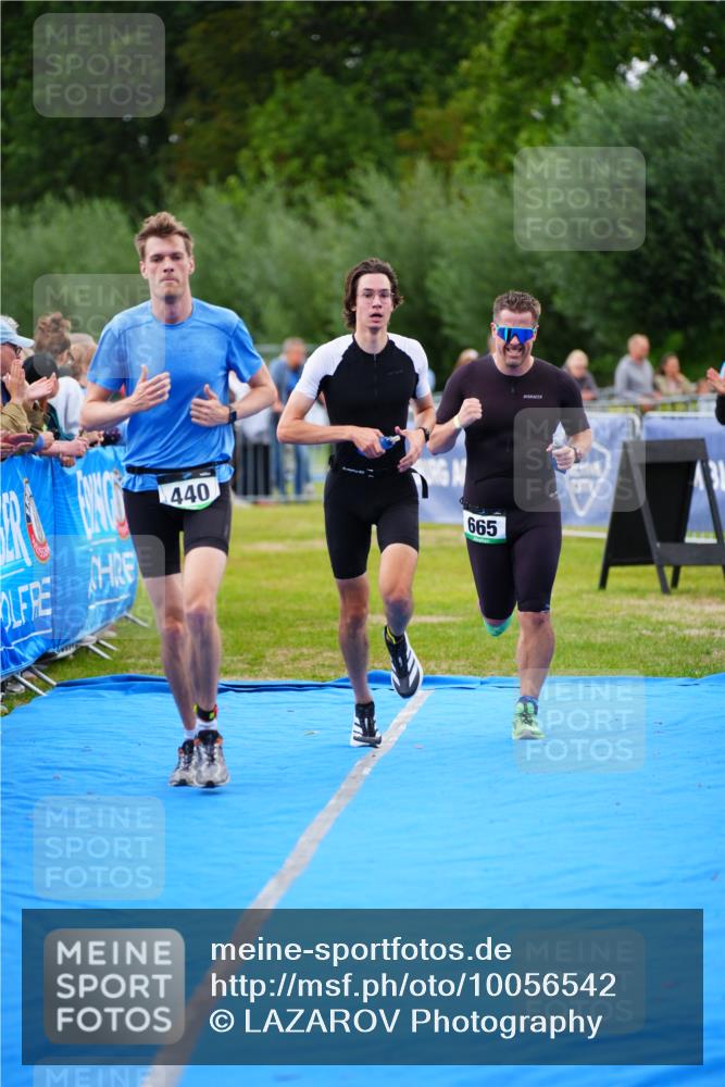 30.08.2026 - Elbe Triathlon Hamburg LAZAROV Photography http://msf.ph/oto/10056542 30.08.2026 11:11:17 Ziel 440, 665, 1010 meine-sportfotos.de