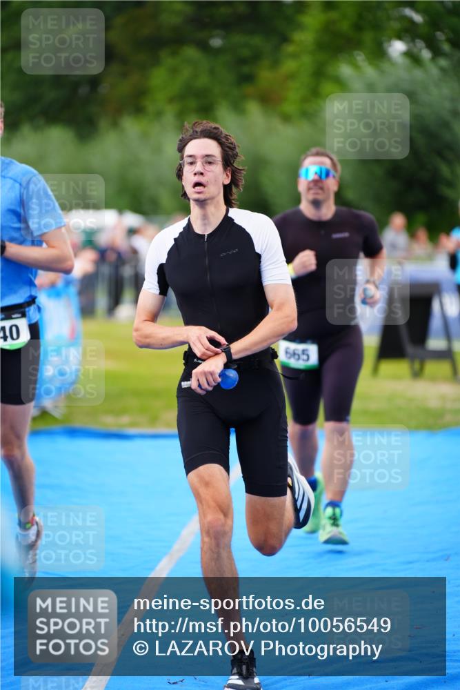 30.08.2026 - Elbe Triathlon Hamburg LAZAROV Photography http://msf.ph/oto/10056549 30.08.2026 11:11:18 Ziel 440, 665, 1010 meine-sportfotos.de