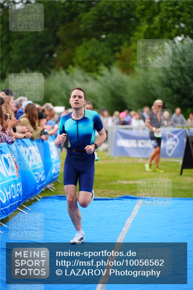 30.08.2026 - Elbe Triathlon Hamburg LAZAROV Photography http://msf.ph/oto/10056562 30.08.2026 11:11:39 Ziel 638, 700 meine-sportfotos.de