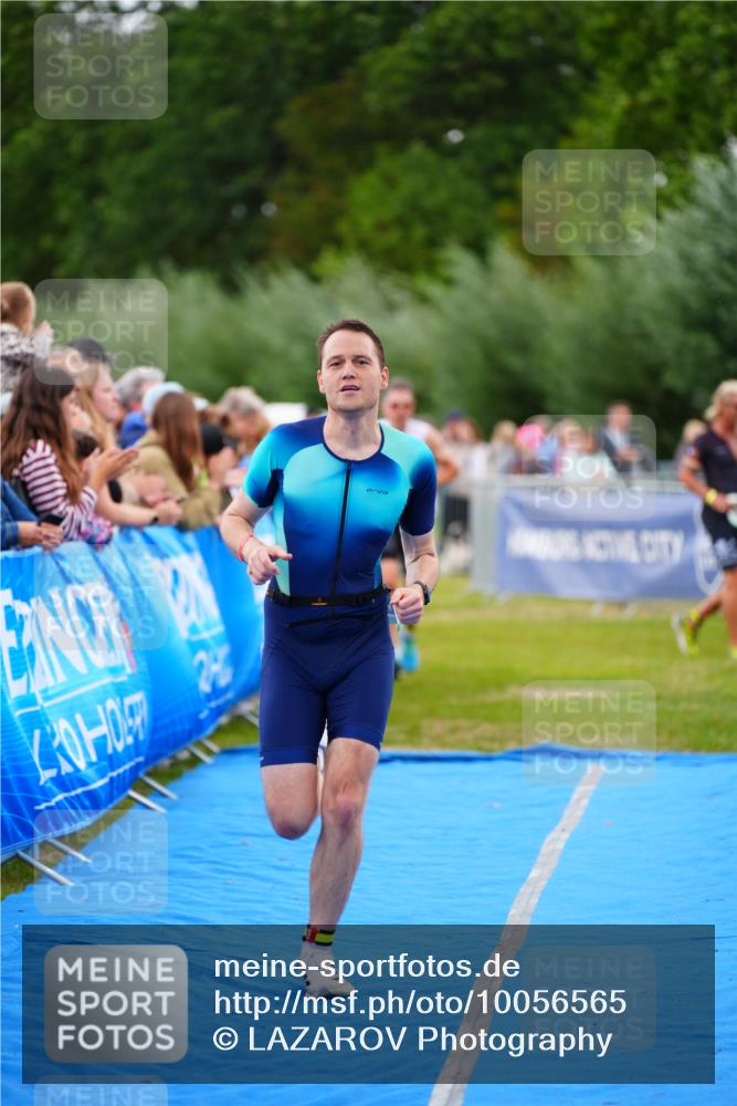 30.08.2026 - Elbe Triathlon Hamburg LAZAROV Photography http://msf.ph/oto/10056565 30.08.2026 11:11:39 Ziel 638, 700 meine-sportfotos.de
