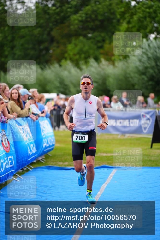 30.08.2026 - Elbe Triathlon Hamburg LAZAROV Photography http://msf.ph/oto/10056570 30.08.2026 11:11:43 Ziel 638, 700 meine-sportfotos.de