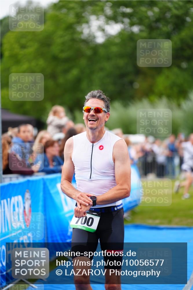30.08.2026 - Elbe Triathlon Hamburg LAZAROV Photography http://msf.ph/oto/10056577 30.08.2026 11:11:44 Ziel 700 meine-sportfotos.de
