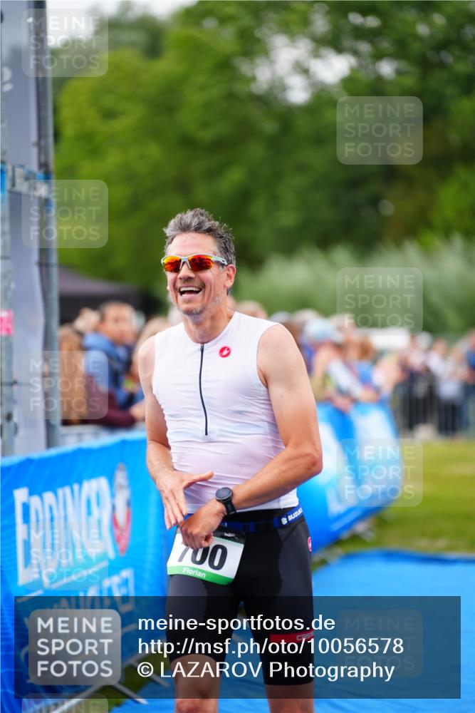 30.08.2026 - Elbe Triathlon Hamburg LAZAROV Photography http://msf.ph/oto/10056578 30.08.2026 11:11:45 Ziel 700 meine-sportfotos.de
