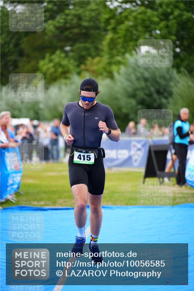 30.08.2026 - Elbe Triathlon Hamburg LAZAROV Photography http://msf.ph/oto/10056585 30.08.2026 11:11:55 Ziel 415, 558 meine-sportfotos.de