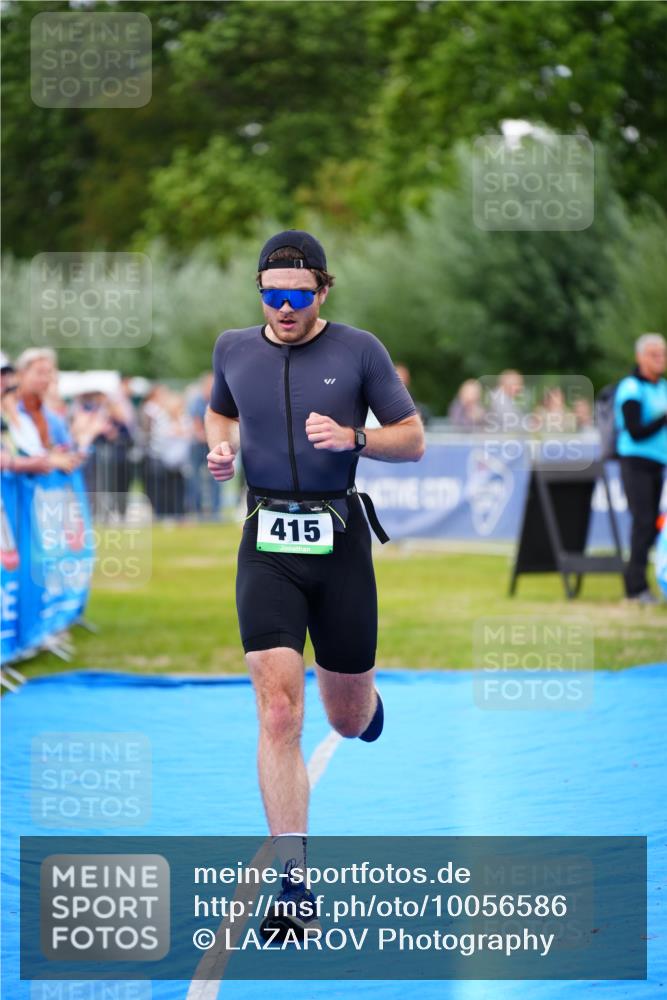 30.08.2026 - Elbe Triathlon Hamburg LAZAROV Photography http://msf.ph/oto/10056586 30.08.2026 11:11:55 Ziel 415, 558 meine-sportfotos.de