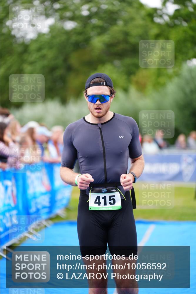 30.08.2026 - Elbe Triathlon Hamburg LAZAROV Photography http://msf.ph/oto/10056592 30.08.2026 11:11:56 Ziel 415, 558 meine-sportfotos.de