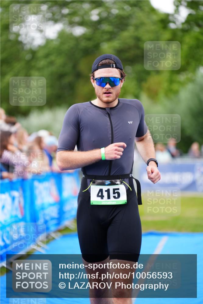 30.08.2026 - Elbe Triathlon Hamburg LAZAROV Photography http://msf.ph/oto/10056593 30.08.2026 11:11:57 Ziel 415, 558 meine-sportfotos.de