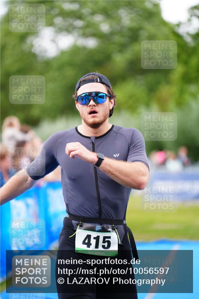 30.08.2026 - Elbe Triathlon Hamburg LAZAROV Photography http://msf.ph/oto/10056597 30.08.2026 11:11:57 Ziel 415, 558 meine-sportfotos.de