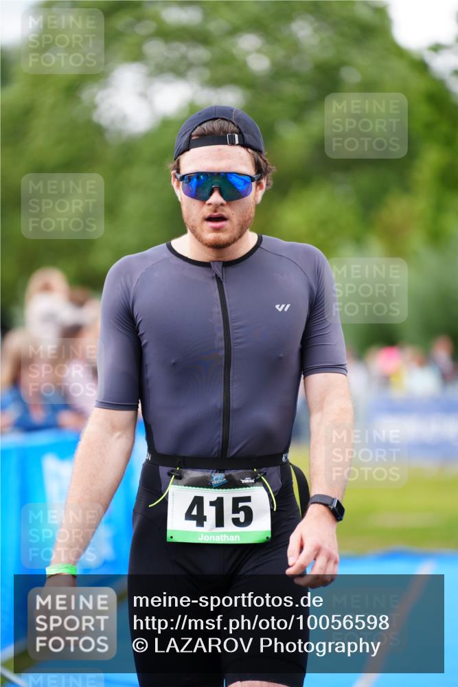 30.08.2026 - Elbe Triathlon Hamburg LAZAROV Photography http://msf.ph/oto/10056598 30.08.2026 11:11:57 Ziel 415, 558 meine-sportfotos.de