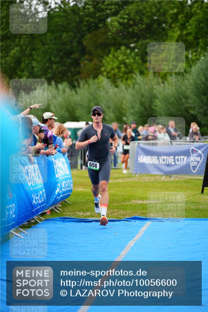 30.08.2026 - Elbe Triathlon Hamburg LAZAROV Photography http://msf.ph/oto/10056600 30.08.2026 11:12:01 Ziel 521, 558 meine-sportfotos.de