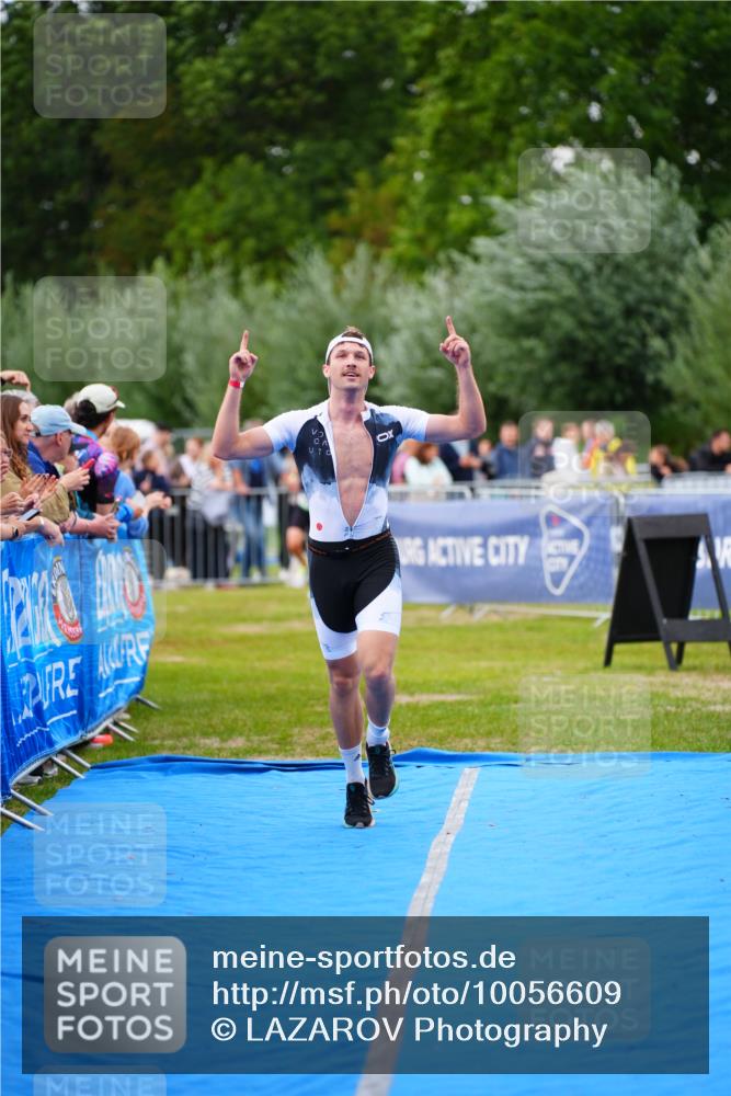 30.08.2026 - Elbe Triathlon Hamburg LAZAROV Photography http://msf.ph/oto/10056609 30.08.2026 11:12:07 Ziel 521, 558, 769 meine-sportfotos.de