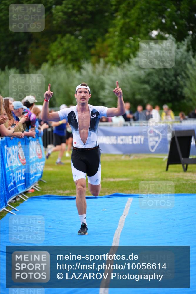 30.08.2026 - Elbe Triathlon Hamburg LAZAROV Photography http://msf.ph/oto/10056614 30.08.2026 11:12:07 Ziel 521, 558, 769 meine-sportfotos.de