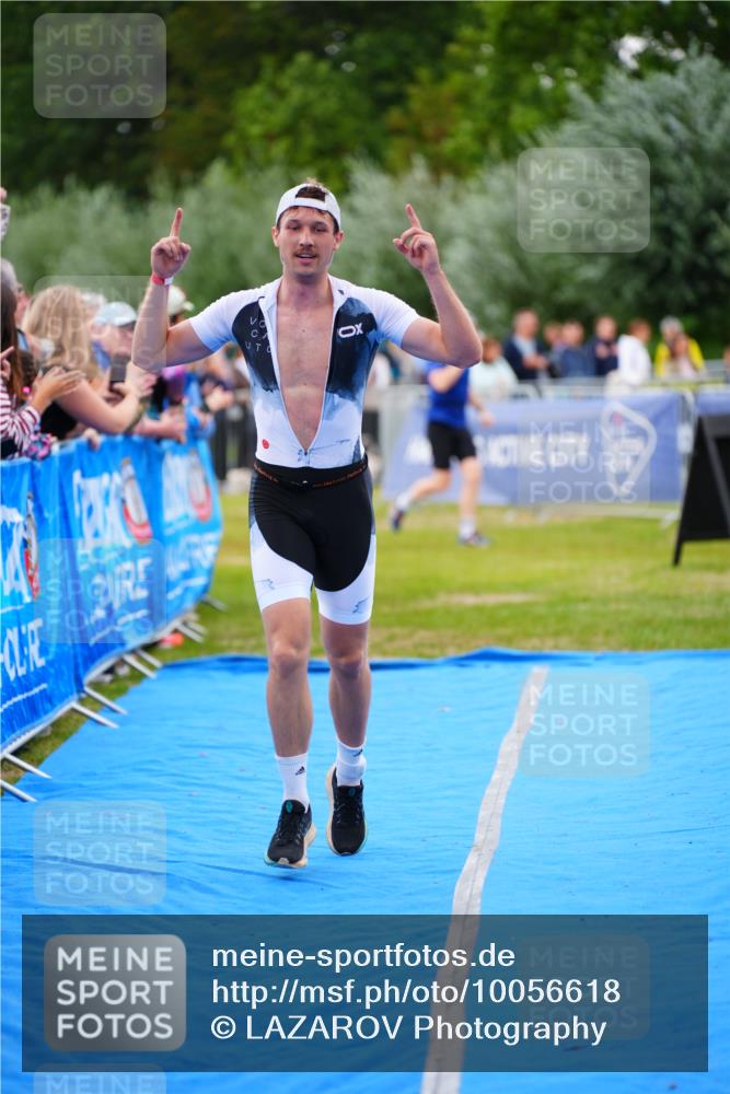 30.08.2026 - Elbe Triathlon Hamburg LAZAROV Photography http://msf.ph/oto/10056618 30.08.2026 11:12:08 Ziel 521, 769 meine-sportfotos.de