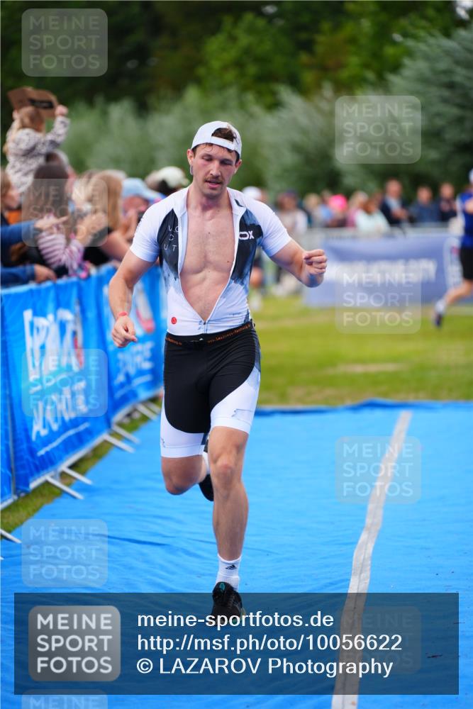 30.08.2026 - Elbe Triathlon Hamburg LAZAROV Photography http://msf.ph/oto/10056622 30.08.2026 11:12:08 Ziel 521, 769 meine-sportfotos.de