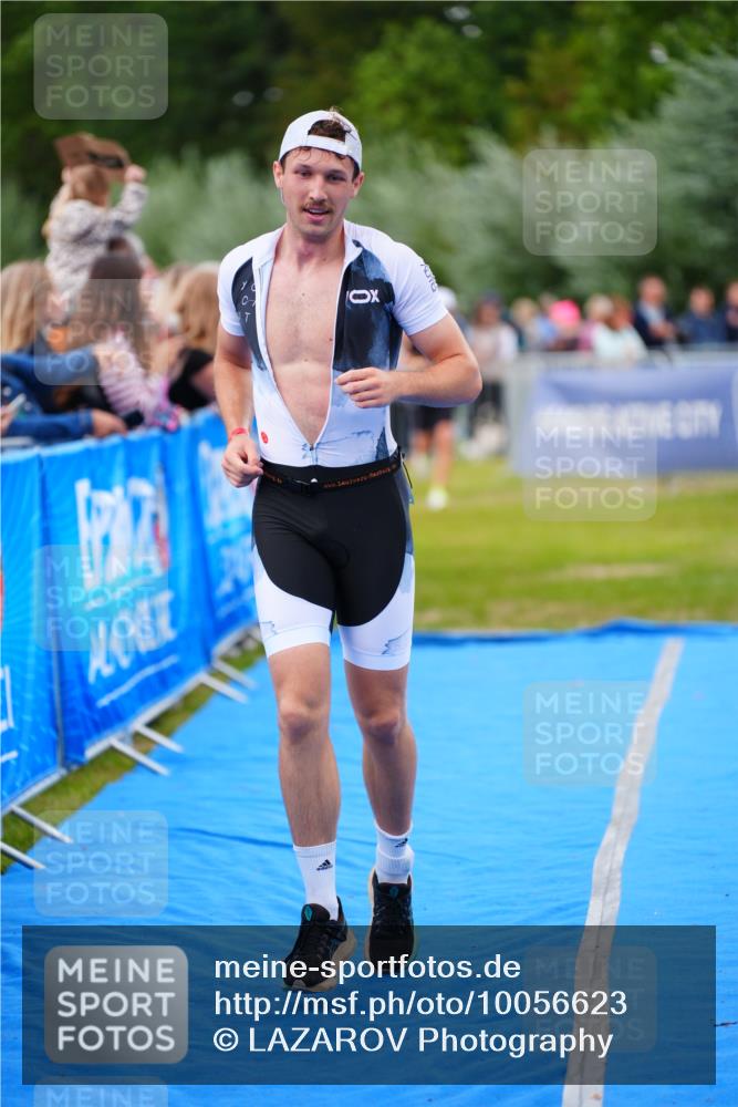 30.08.2026 - Elbe Triathlon Hamburg LAZAROV Photography http://msf.ph/oto/10056623 30.08.2026 11:12:09 Ziel 521, 769 meine-sportfotos.de