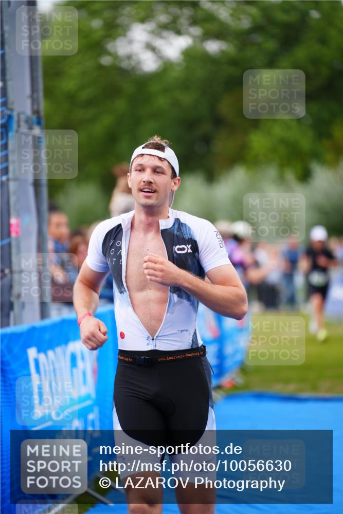 30.08.2026 - Elbe Triathlon Hamburg LAZAROV Photography http://msf.ph/oto/10056630 30.08.2026 11:12:10 Ziel 521, 769 meine-sportfotos.de