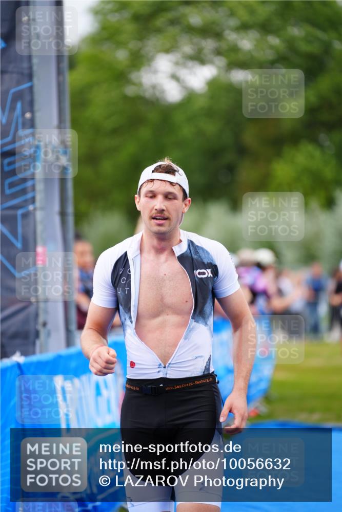 30.08.2026 - Elbe Triathlon Hamburg LAZAROV Photography http://msf.ph/oto/10056632 30.08.2026 11:12:10 Ziel 521, 769 meine-sportfotos.de