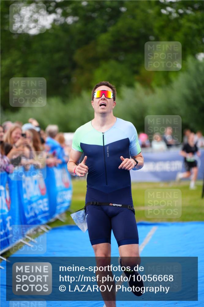 30.08.2026 - Elbe Triathlon Hamburg LAZAROV Photography http://msf.ph/oto/10056668 30.08.2026 11:12:20 Ziel 1039 meine-sportfotos.de