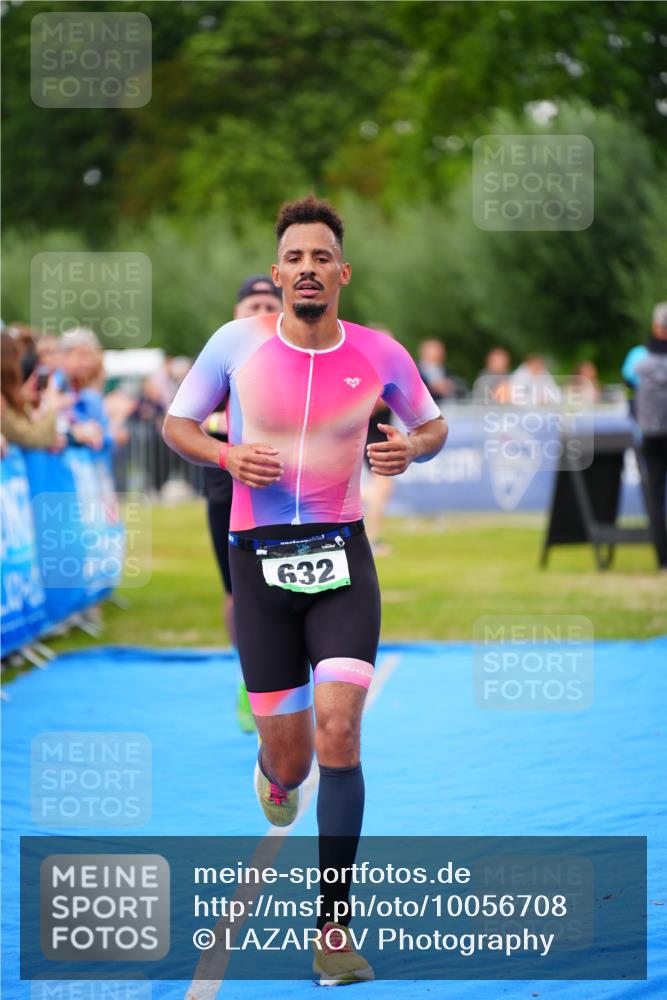 30.08.2026 - Elbe Triathlon Hamburg LAZAROV Photography http://msf.ph/oto/10056708 30.08.2026 11:12:38 Ziel 410, 612, 632, 722 meine-sportfotos.de