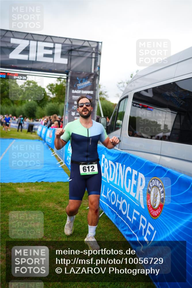 30.08.2026 - Elbe Triathlon Hamburg LAZAROV Photography http://msf.ph/oto/10056729 30.08.2026 11:12:45 Ziel 612, 773, 1093, 1097 meine-sportfotos.de