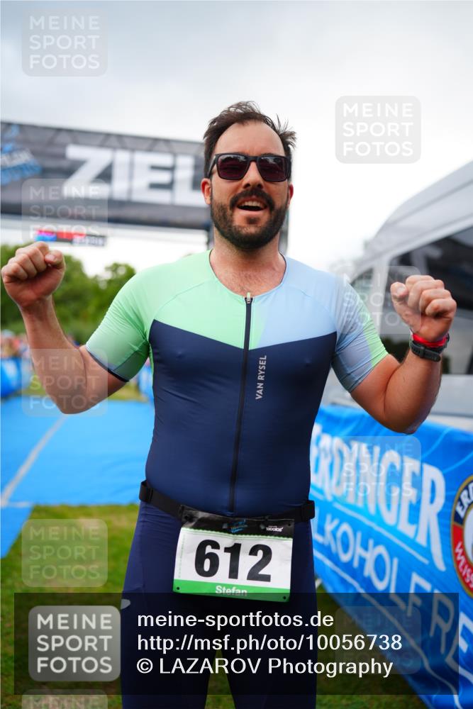 30.08.2026 - Elbe Triathlon Hamburg LAZAROV Photography http://msf.ph/oto/10056738 30.08.2026 11:12:47 Ziel 773, 1093, 1097 meine-sportfotos.de