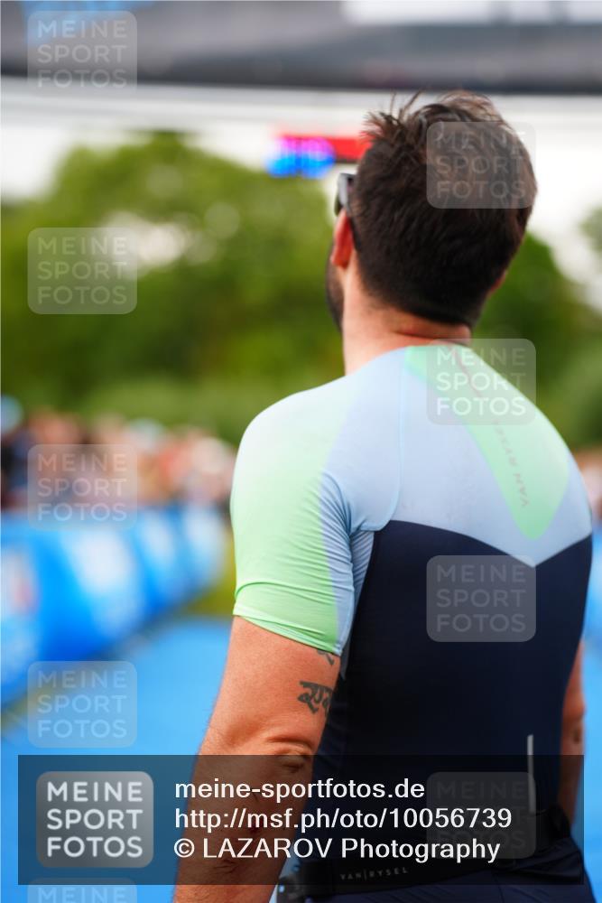 30.08.2026 - Elbe Triathlon Hamburg LAZAROV Photography http://msf.ph/oto/10056739 30.08.2026 11:12:49 Ziel 773, 1093, 1097 meine-sportfotos.de