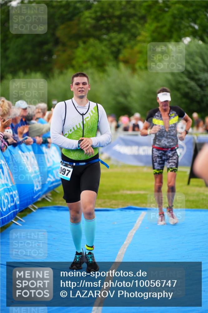 30.08.2026 - Elbe Triathlon Hamburg LAZAROV Photography http://msf.ph/oto/10056747 30.08.2026 11:12:52 Ziel 773, 1085, 1093, 1097 meine-sportfotos.de