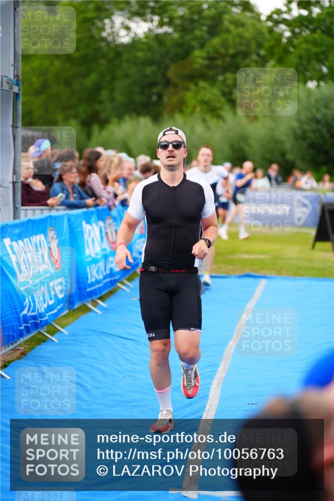 30.08.2026 - Elbe Triathlon Hamburg LAZAROV Photography http://msf.ph/oto/10056763 30.08.2026 11:13:01 Ziel 490, 1037, 1061, 1085 meine-sportfotos.de
