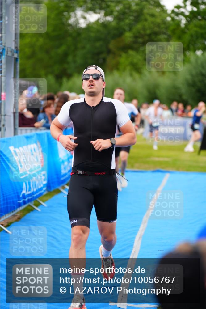 30.08.2026 - Elbe Triathlon Hamburg LAZAROV Photography http://msf.ph/oto/10056767 30.08.2026 11:13:02 Ziel 490, 1037, 1061, 1085, 1197 meine-sportfotos.de