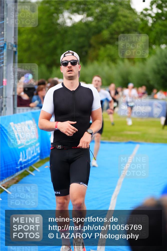 30.08.2026 - Elbe Triathlon Hamburg LAZAROV Photography http://msf.ph/oto/10056769 30.08.2026 11:13:02 Ziel 490, 1037, 1061, 1085, 1197 meine-sportfotos.de