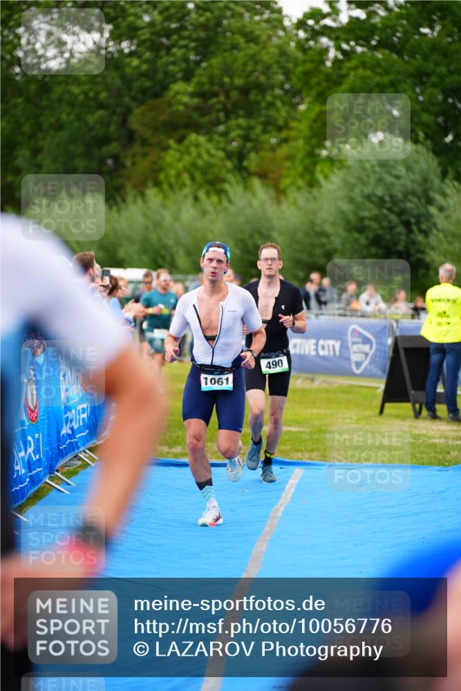 30.08.2026 - Elbe Triathlon Hamburg LAZAROV Photography http://msf.ph/oto/10056776 30.08.2026 11:13:06 Ziel 490, 651, 1037, 1061, 1197 meine-sportfotos.de