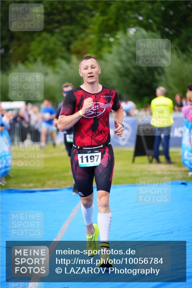 30.08.2026 - Elbe Triathlon Hamburg LAZAROV Photography http://msf.ph/oto/10056784 30.08.2026 11:13:11 Ziel 490, 611, 651, 1197 meine-sportfotos.de